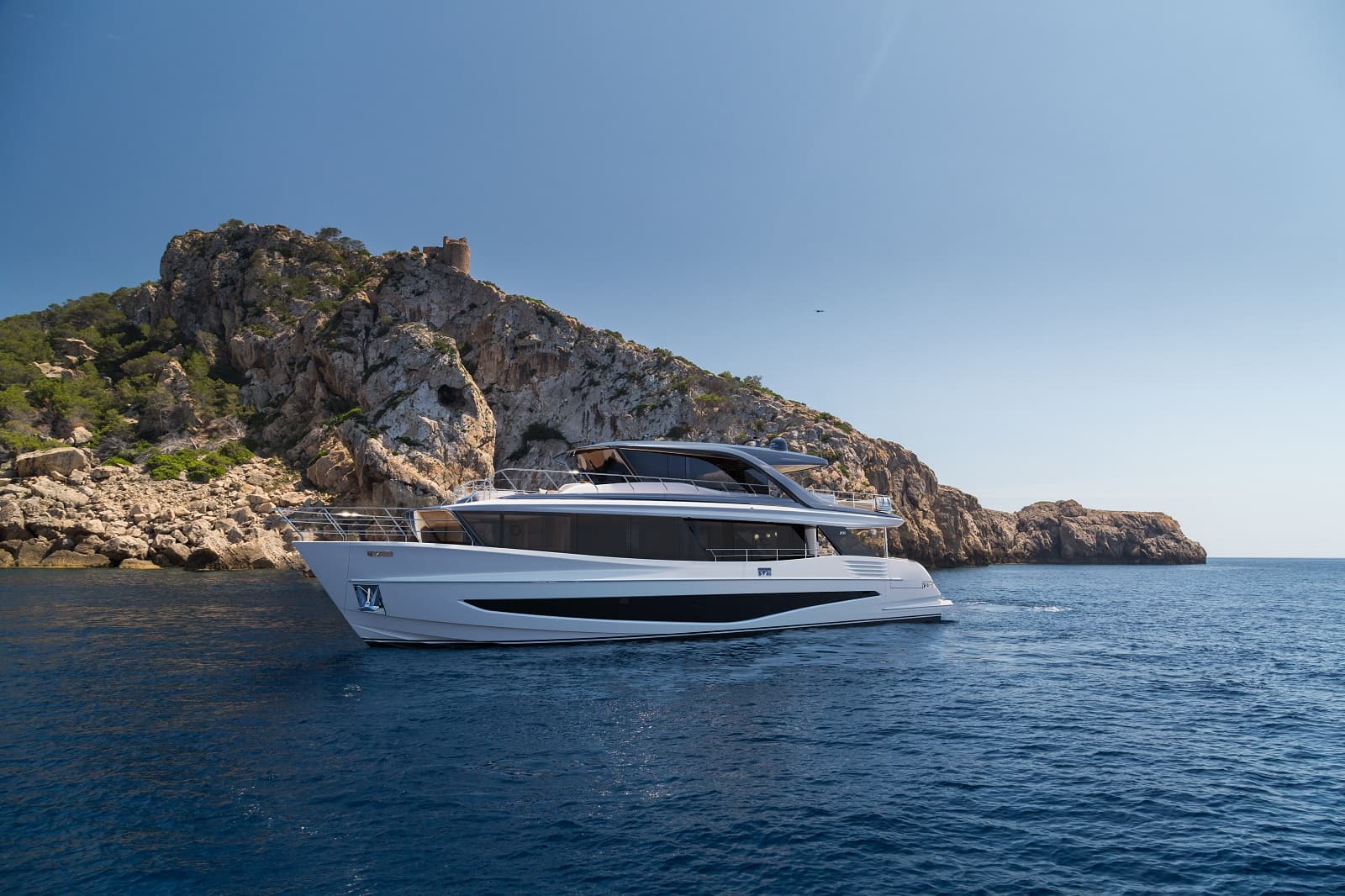 Princess Yachts X90